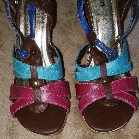 COPY - Ladies wedge heals - Picture 2 of 2